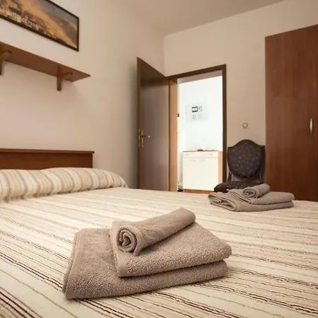 Appartement Vrata Jadrana 1 *